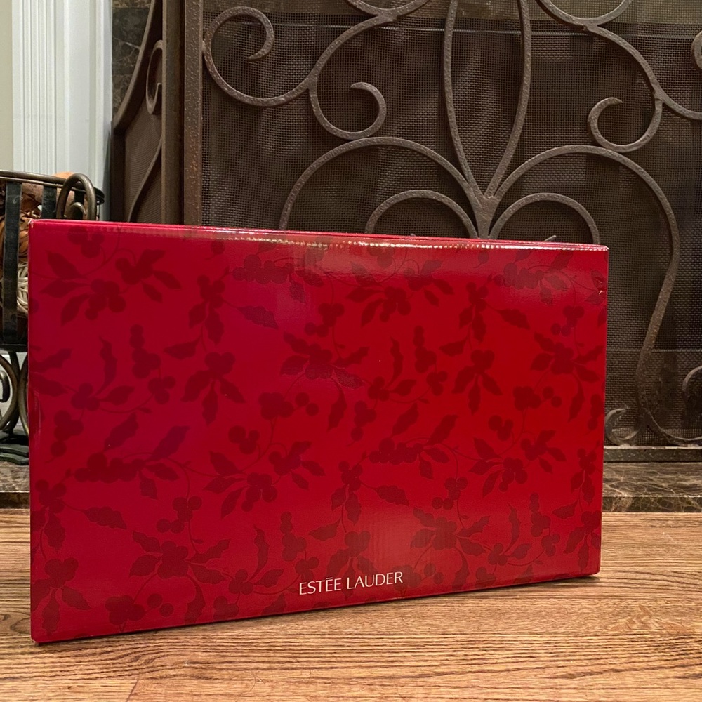 Estée Lauder PureColor EyeShadow holiday kit.